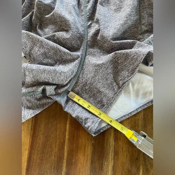Lululemon shorts gray size 8 - Picture 7 of 9